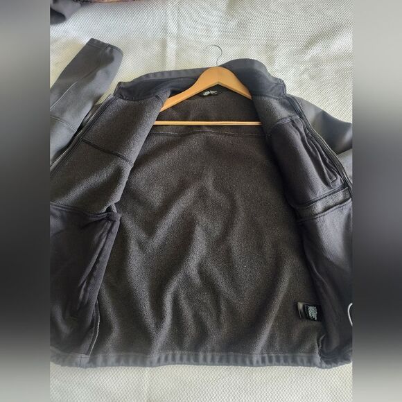 The North Face Men's Black Jacket Zip Up - Picture 9 of 11